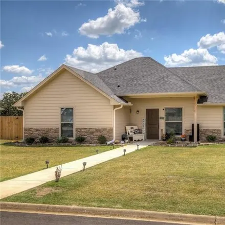 Buy this 3 bed house on 131 Oliver Wendell Court in Mount Vernon, Franklin County