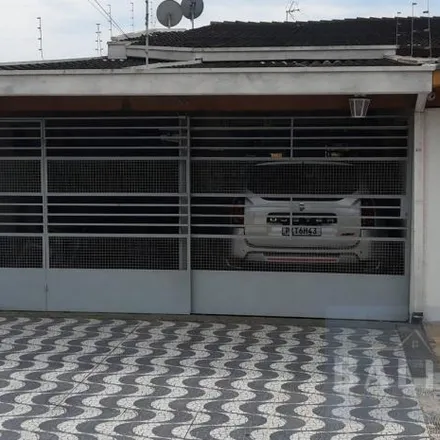 Buy this 3 bed house on Rua Fernando Antunes in Independência, Taubaté - SP