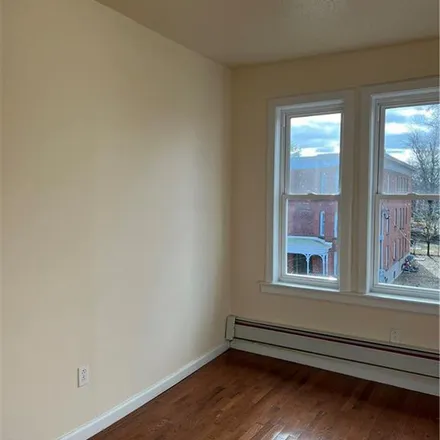 Image 6 - 52 York Street, Parkville, Hartford, CT 06106, USA - Apartment for rent