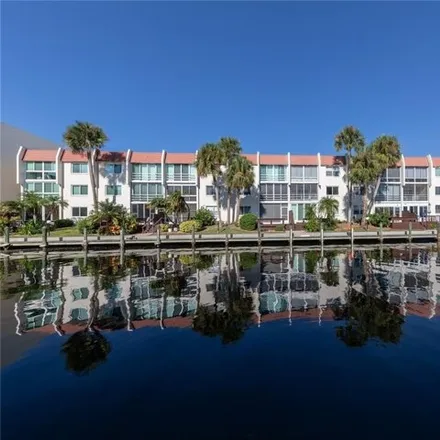 Buy this 2 bed condo on 226 Santa Maria Street in Venice, FL 34285