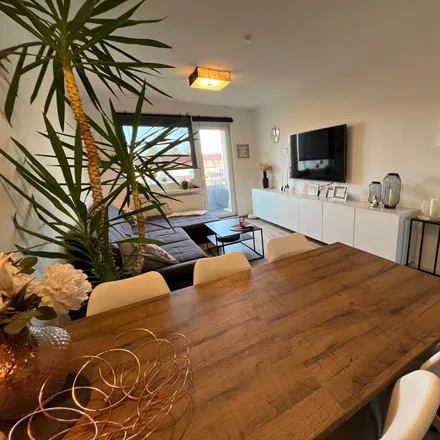 Rent this 3 bed apartment on Kyritzer Straße 12 in 99091 Erfurt, Germany