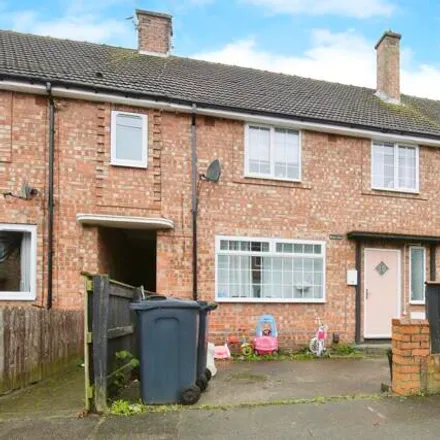 Buy this 3 bed townhouse on Kenilworth Drive in Darlington, DL3 0JH