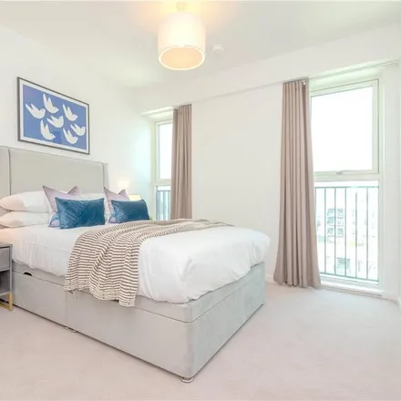 Image 1 - Wallbrook Gardens, 58 Heartwell Avenue, London, E16 1RT, United Kingdom - Apartment for rent