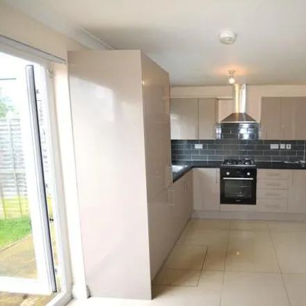 Image 5 - Torbay Road, London, HA2 9QH, United Kingdom - Townhouse for rent