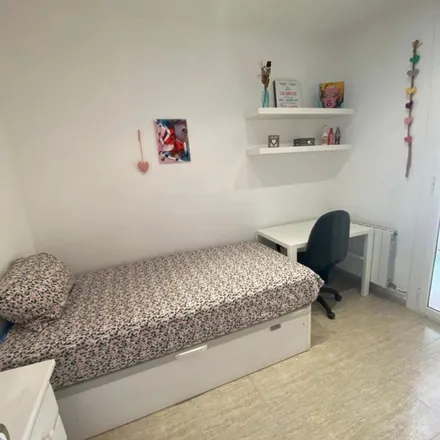 Rent this 4 bed apartment on Carrer de Ramon Turró in 10, 08005 Barcelona