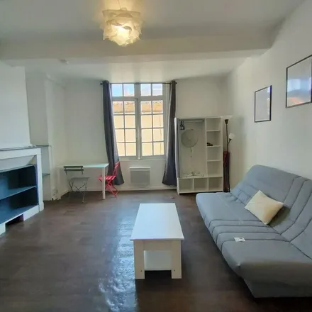 Image 3 - 1 Rue Buffon, 11000 Carcassonne, France - Apartment for rent