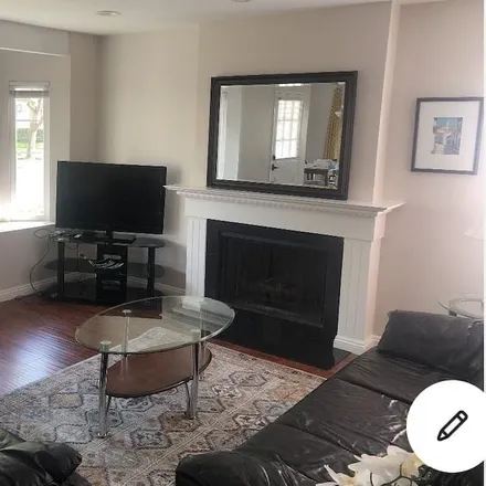 Rent this 3 bed townhouse on Irvine