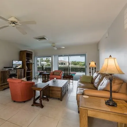 Image 5 - 838 Willow Court, Marco Island, FL 34145, USA - House for sale