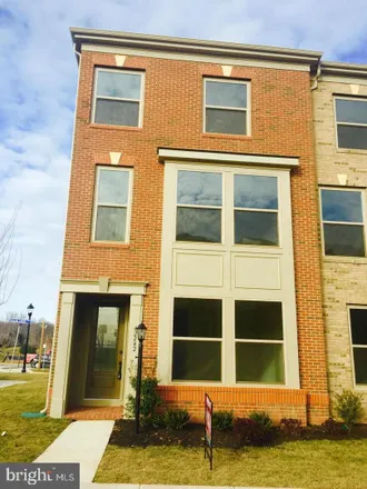 Rent this 3 bed townhouse on 38501 Purple Martin Lane in Loudoun County, VA 20158