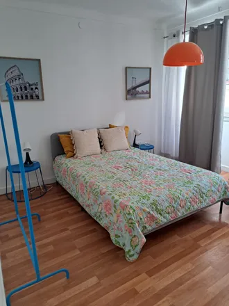 Rent this 1 bed apartment on Rua do Pinheiro 45 in 4050-034 Porto, Portugal