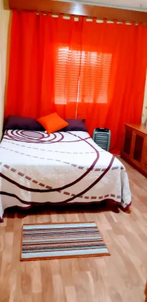 Rent this 3 bed room on Farmacia Ana M. R. Durán in Calle de Vicente Camarón, 6