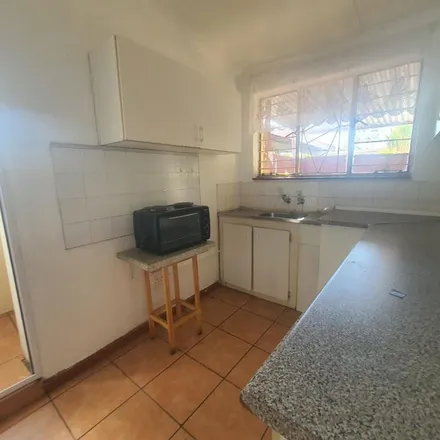 Image 4 - Jack Hindon Street, Pretoria North, Pretoria, 0116, South Africa - Apartment for rent