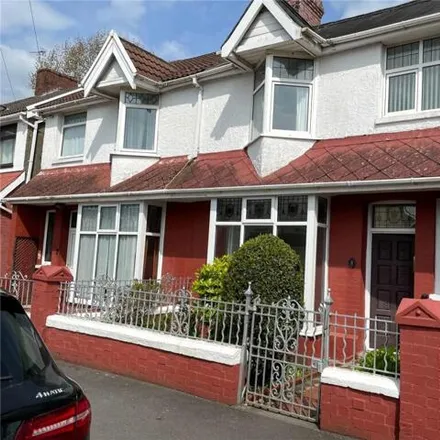 Buy this 3 bed duplex on St Michael's Avenue in Pontarddulais, SA4 8SY
