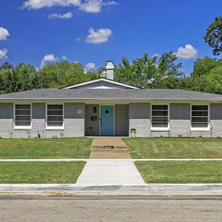 Buy this 4 bed house on 1116 Elizabeth Boulevard in Fort Worth, TX 76110
