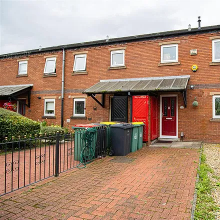 Rent this 3 bed townhouse on Villiers Court in Preston, PR1 7QQ