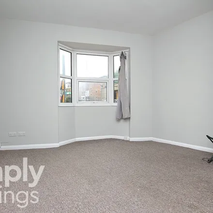 Rent this 3 bed apartment on New England Road in Brighton, BN1 4GW