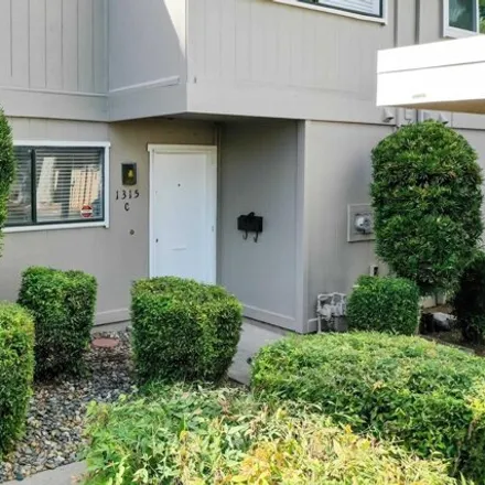 Buy this 2 bed condo on 1275 Kenwal Road in Concord, CA 94521