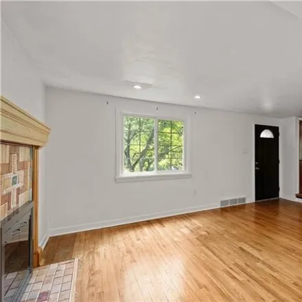 Image 4 - 104 Woodsdale Rd, Pittsburgh, Pennsylvania, 15237 - House for sale