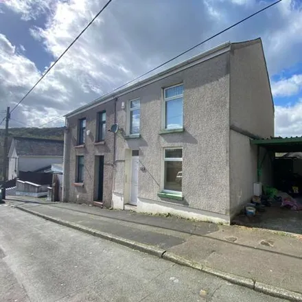 Buy this studio duplex on Bryn Road in Clydach, SA6 5HT