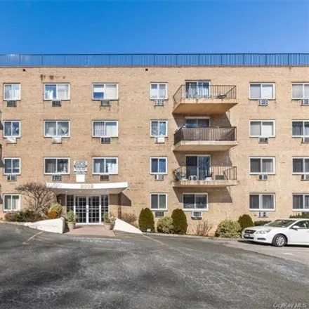 Buy this studio apartment on 2035 Central Park Avenue in Bronxville Heights, City of Yonkers