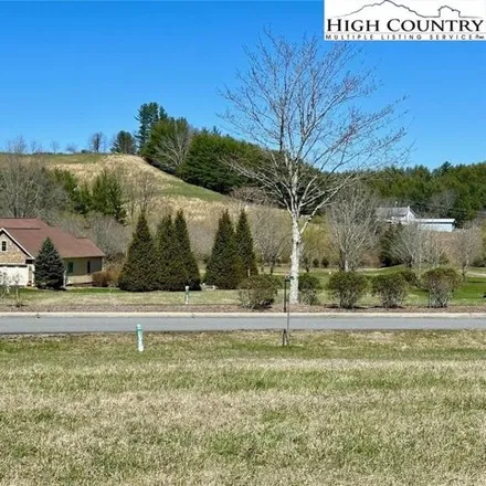 Image 6 - 110 Glenwood Drive, Ashe County, NC 28640, USA - House for sale