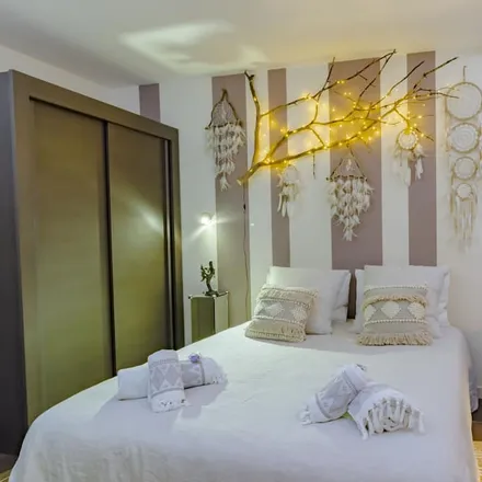 Rent this 3 bed apartment on 24200 Sarlat-la-Canéda