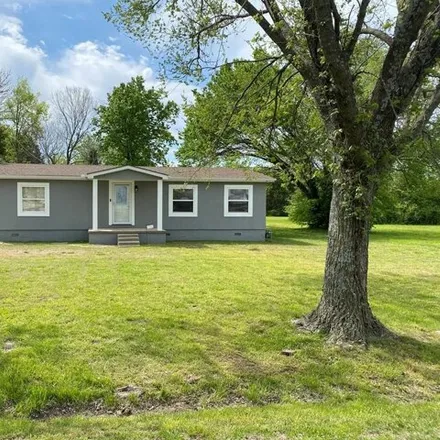 Buy this 2 bed house on 3470 Oak Avenue in Parsons, KS 67357