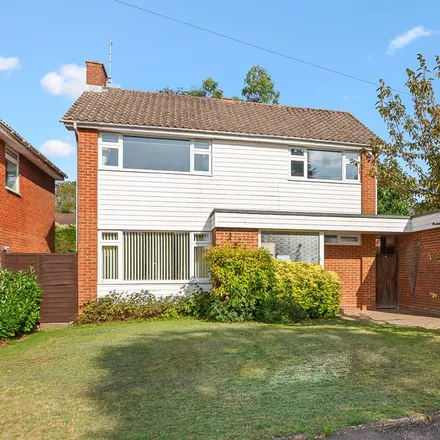 Rent this 4 bed house on Barrett Road in Fetcham, KT22 9HL