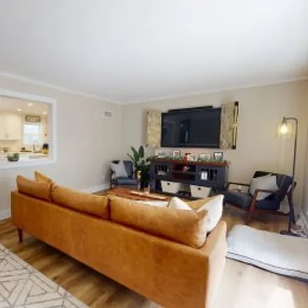 Buy this 5 bed apartment on 904 Ivy Circle in Blue Hills, Manhattan