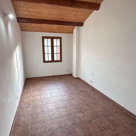 Rent this 4 bed apartment on 1 Avenue Pasteur in 13890 Mouriès, France