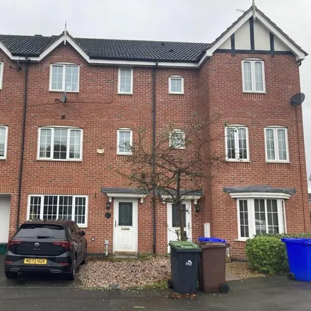 Rent this 4 bed townhouse on Springfield Retail Park in Godwin Way, Stoke