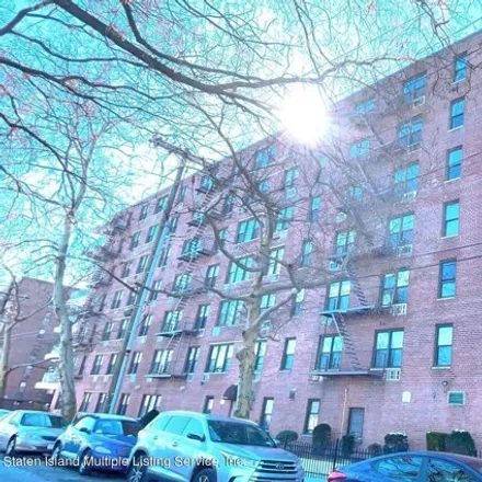 Buy this 2 bed condo on 100 Colfax Ave Apt 6z in New York, 10306