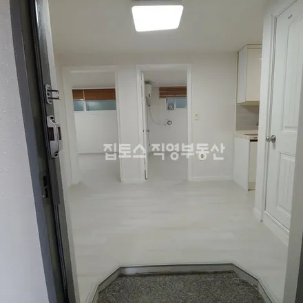 Rent this 2 bed apartment on 서울특별시 강남구 논현동 270-24