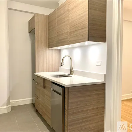 Rent this 1 bed apartment on 400 E 54th St