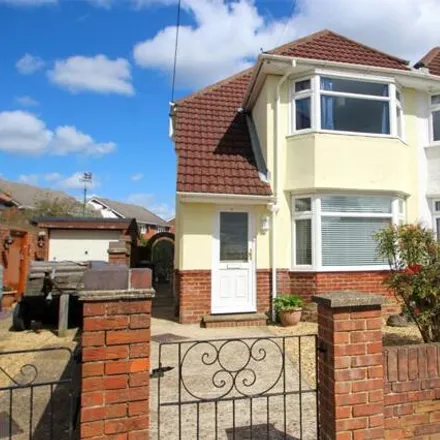 Buy this 2 bed duplex on Sea View Estate in Netley, SO31 5BQ
