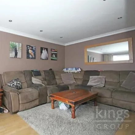 Image 4 - Rowlands Close, Cheshunt, EN8 9NR, United Kingdom - House for sale