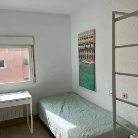 Image 6 - Calle de Carracedo, 28024 Madrid, Spain - Apartment for rent