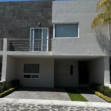 Rent this 3 bed house on unnamed road in El Capricho, 37797