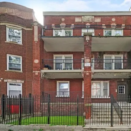 Rent this 3 bed apartment on 6136 South Eberhart Avenue in Chicago, IL 60637
