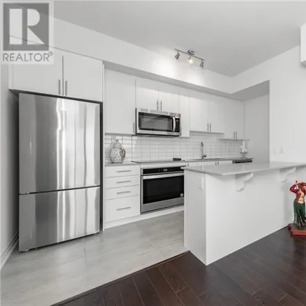 Image 2 - Carling Square, Tower II, 785 Carling Avenue, Ottawa, ON K1S 5H4, Canada - Condo for sale