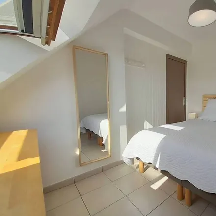 Rent this 2 bed apartment on Carnac in Avenue de la Poste, 56340 Carnac