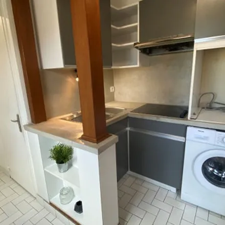 Rent this 3 bed apartment on 35 Place de l'Hôtel de Ville in 76600 Le Havre, France