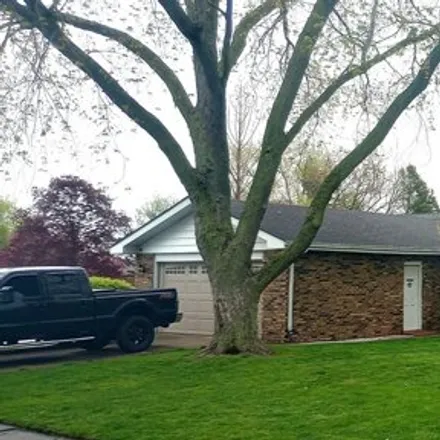Buy this 3 bed house on 800 West 6th Court in Manteno, Kankakee County