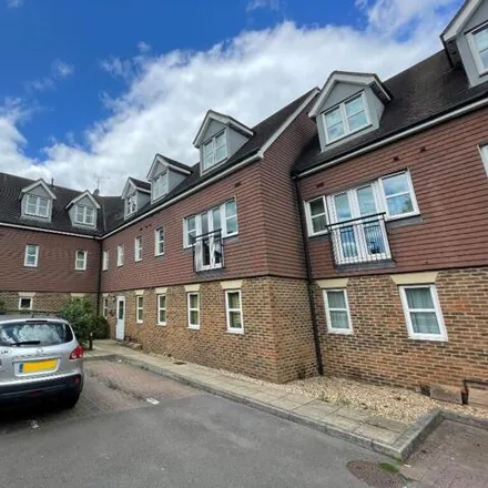 Image 7 - Kitsbridge House, Brookhill Road, Copthorne, RH10 3PS, United Kingdom - Apartment for rent