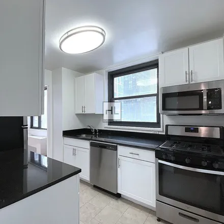 Rent this 2 bed apartment on 733 2nd Avenue in New York, NY 10016