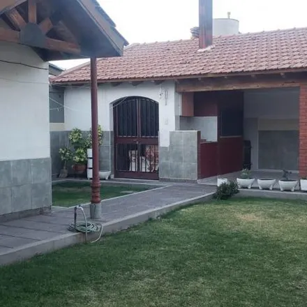 Buy this 3 bed house on Roque Sáenz Peña in Distrito Capilla del Rosario, 5523 Mendoza
