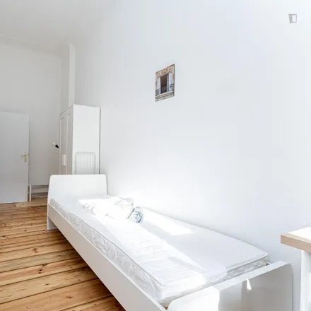 Image 4 - Wisbyer Straße 71, 10439 Berlin, Germany - Room for rent