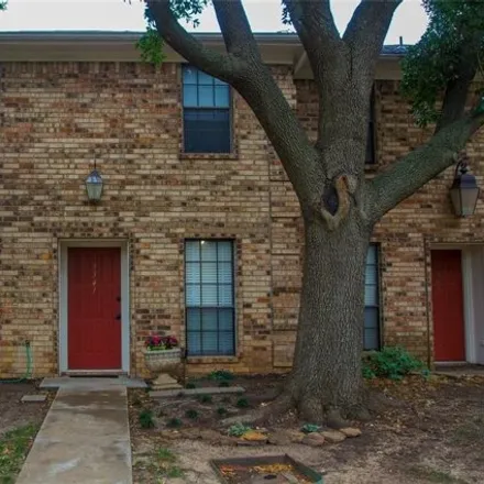 Image 1 - 7343 Kingswood Circle, Fort Worth, TX 76133, USA - House for sale