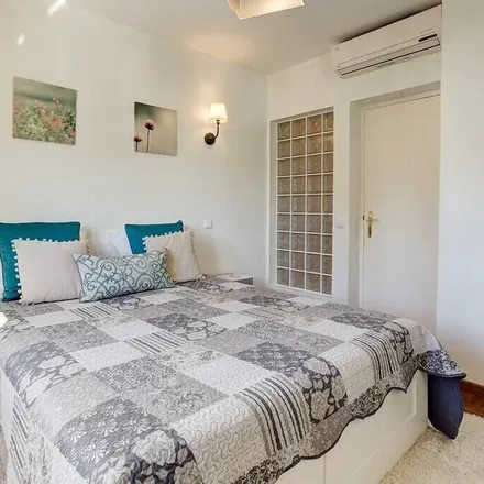Rent this 4 bed house on 8400-527 Distrito de Évora
