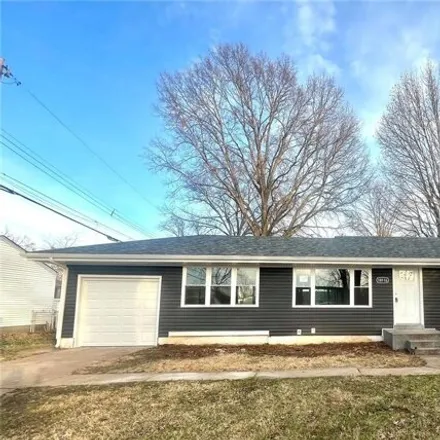 Buy this 3 bed house on 10116 Dwight Drive in Bellefontaine Neighbors, MO 63137